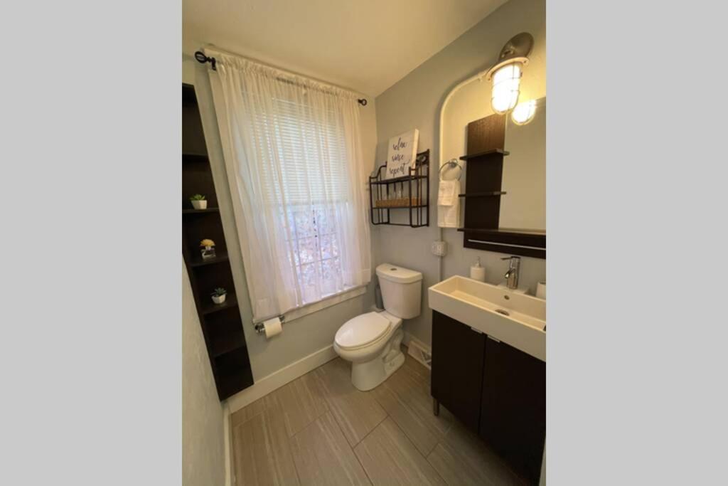 فيلا Industrial Brick Townhouse In Downtown لانكاستر المظهر الخارجي الصورة